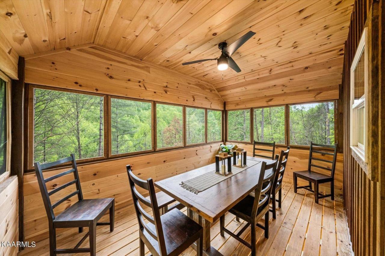 Luxe Retreat - June Sale! - Easy Drive - Xl Swim Spa - Award Winning! Sevierville Buitenkant foto