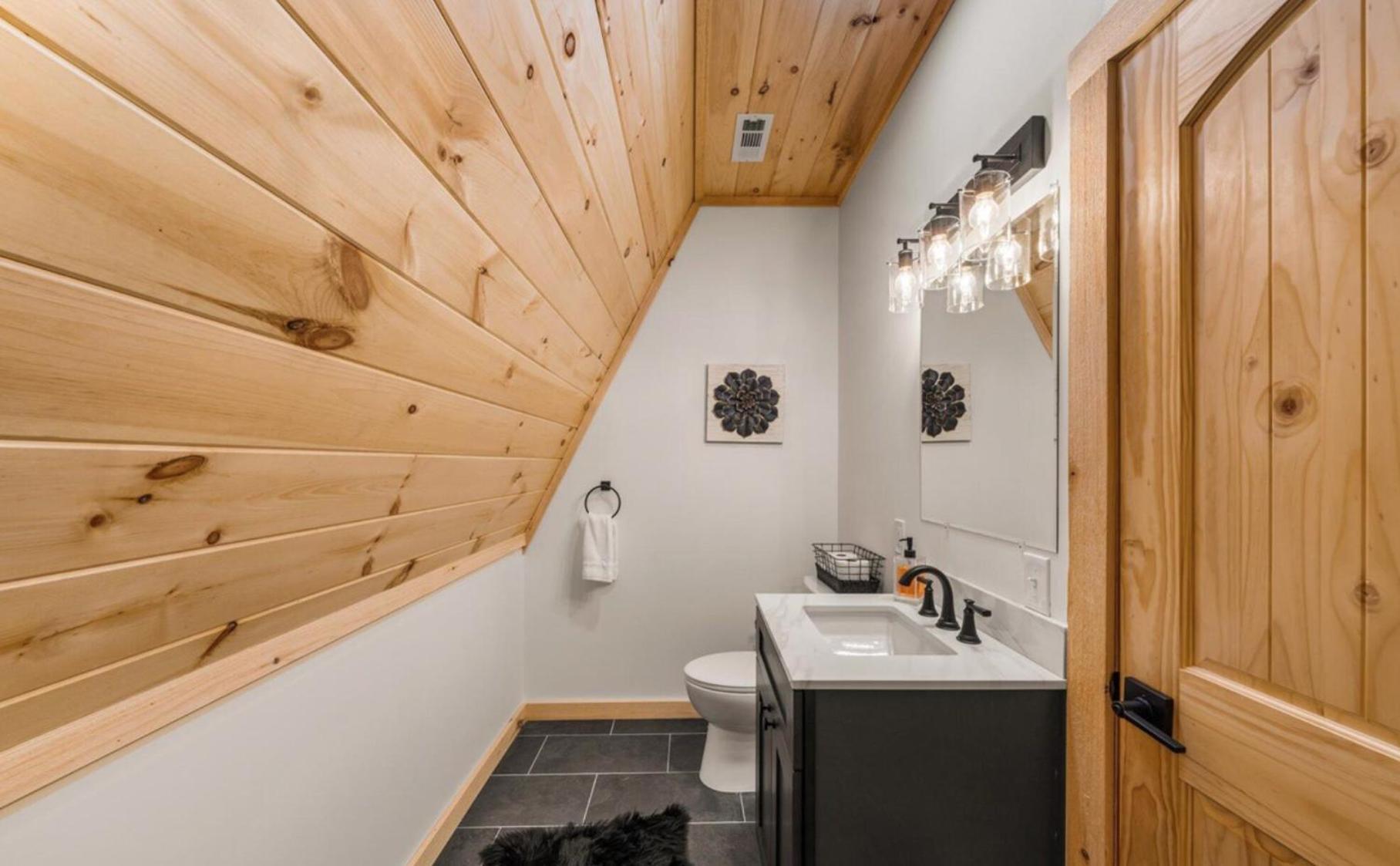 Luxe Retreat - June Sale! - Easy Drive - Xl Swim Spa - Award Winning! Sevierville Buitenkant foto