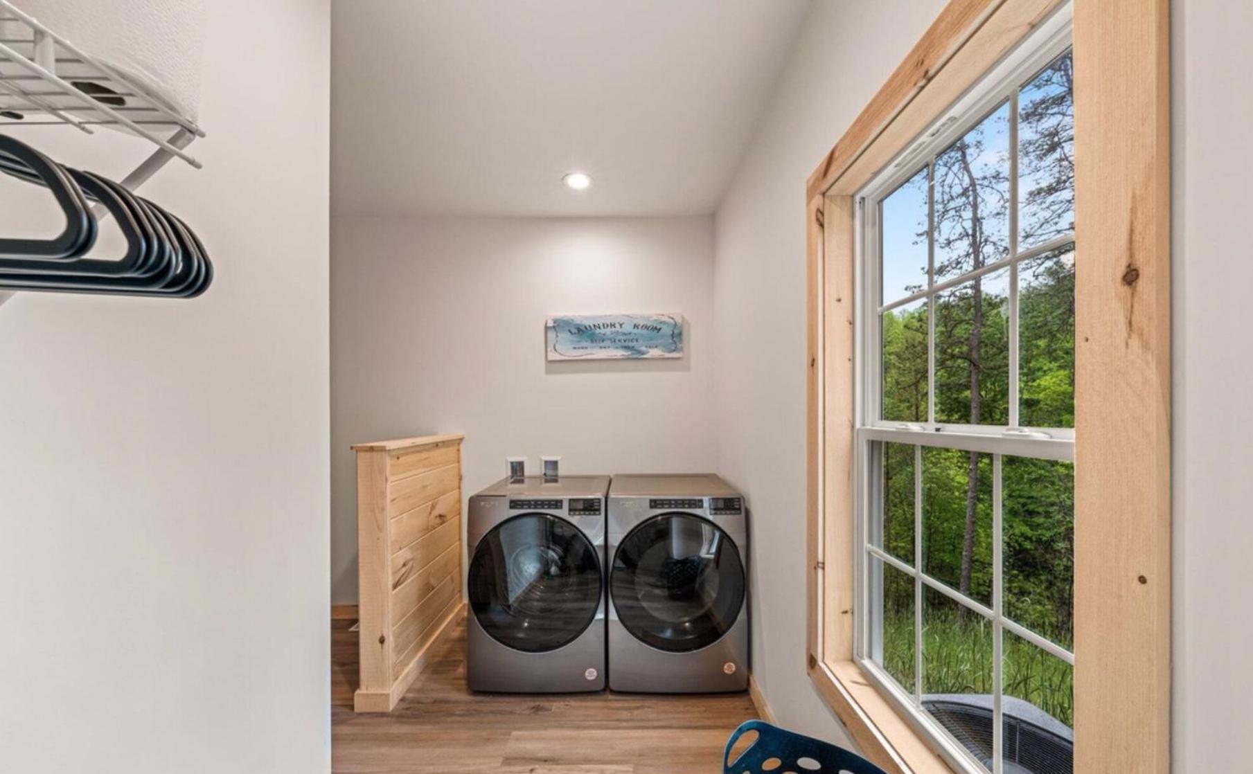 Luxe Retreat - June Sale! - Easy Drive - Xl Swim Spa - Award Winning! Sevierville Buitenkant foto