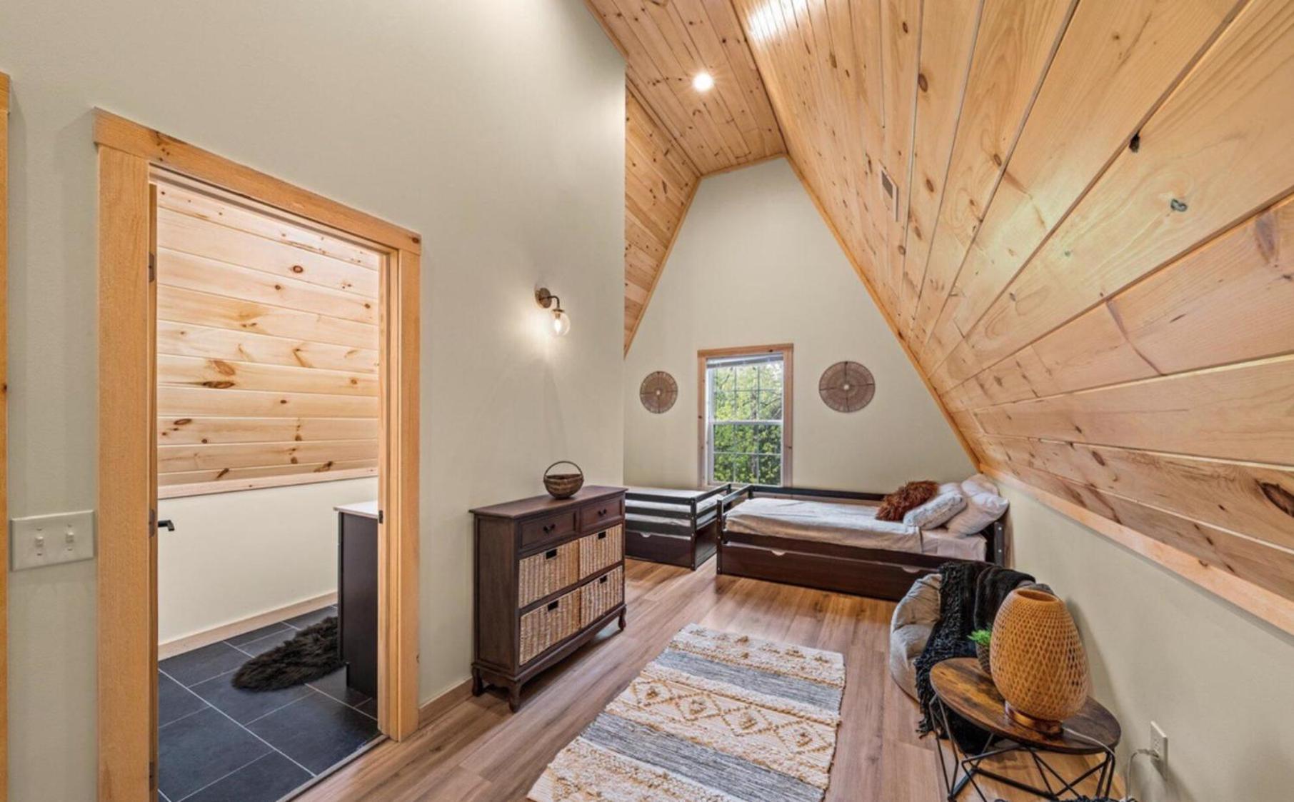 Luxe Retreat - June Sale! - Easy Drive - Xl Swim Spa - Award Winning! Sevierville Buitenkant foto